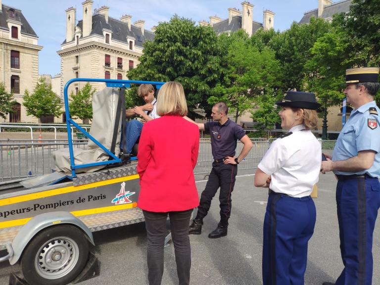 Signature des 7 engagements pour une route plus sûre par la Garde